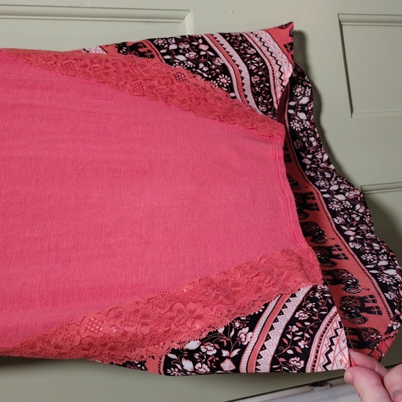 Women's American Dream elephant print coral black hi lo hem tee Small - Picture 3 of 7